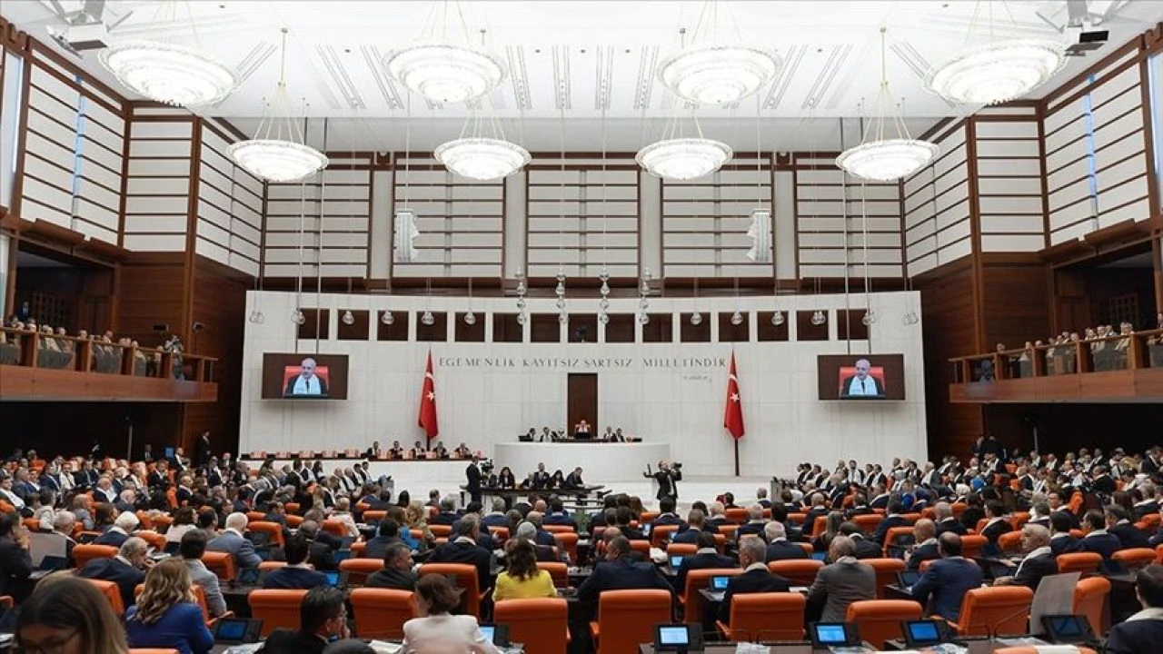 13. Yargı Paketi Ekim'de Meclis'te: Süresiz Nafaka Bitiyor mu?