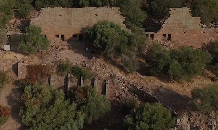 1500 Yıllık Mezarda Bulunan Altın Ayakkabılar Tarihe Işık Tuttu