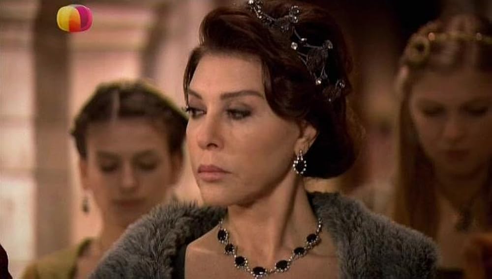 80'ler Akımına Nebahat Çehre Damgası: Yapay Zekasız Orijinal Kare!