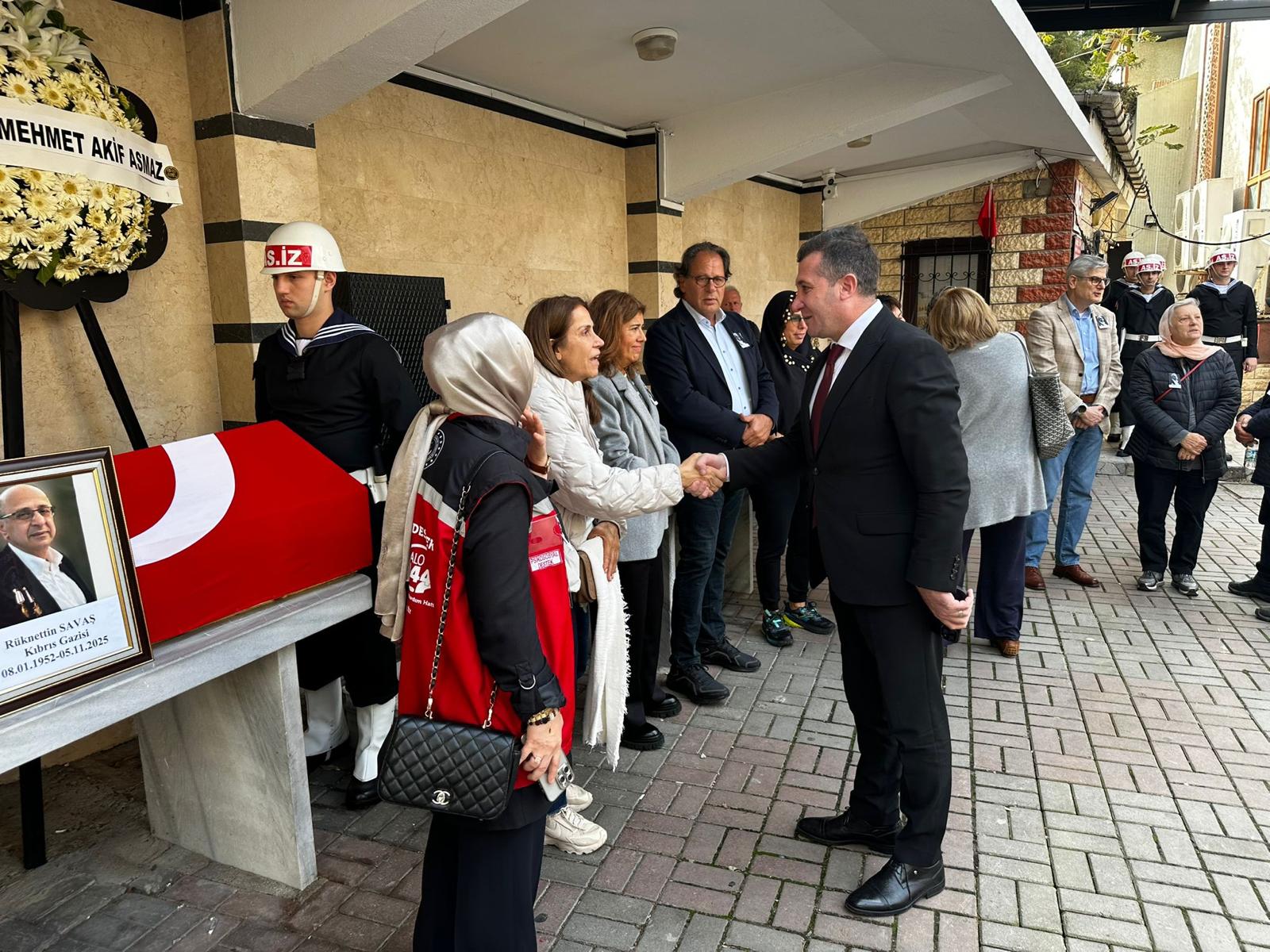 AB, Savaş Suçlusu Mladic'in Cenaze Törenine Sırp Katılımına Tepki Gösterdi