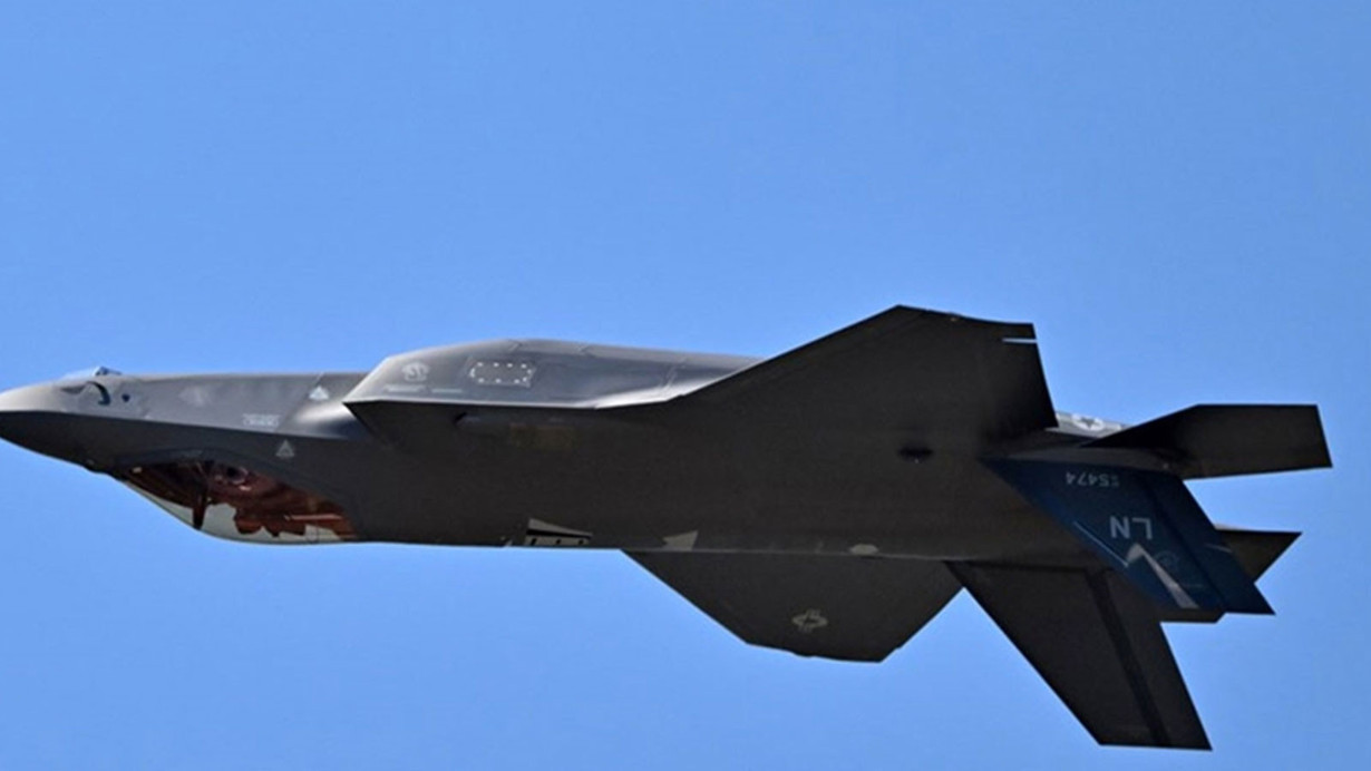 ABD California'da F-35B Hayalet Savaş Uçağı Düştü: Pilot Kurtuldu