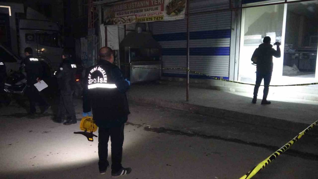 Adana'da Kebapçıda Silahlı Saldırı: 4 Yaralı Ameliyatta