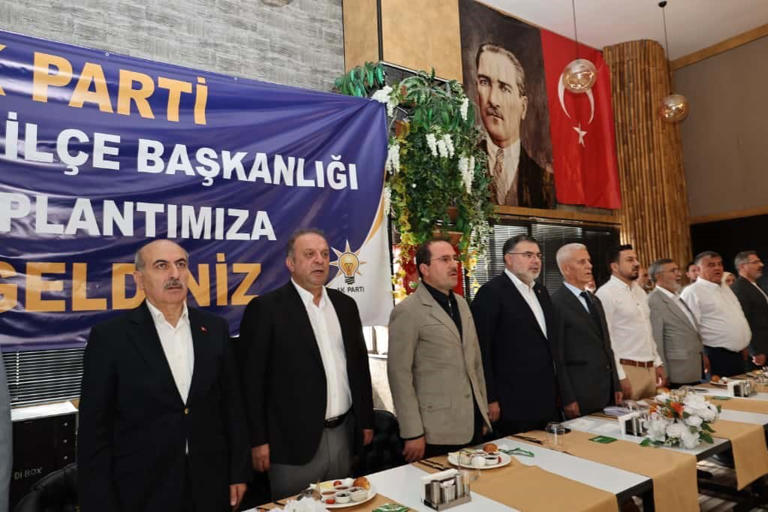 AK Parti Mustafakemalpaşa'da Güçlendi: CHP'den Katılım ve Yeni Üye Rekoru