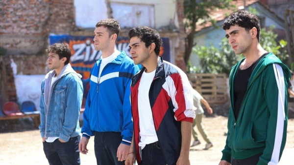 atv'nin Gözde Dizisi Altı Üstü İstanbul'un Yeni Bölümü Merak Konusu