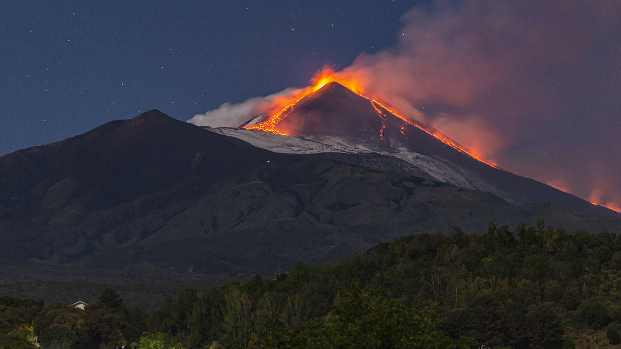 Avrupa'da Etna alarma geçti: Volkanik hareketlilik ne anlama geliyor?