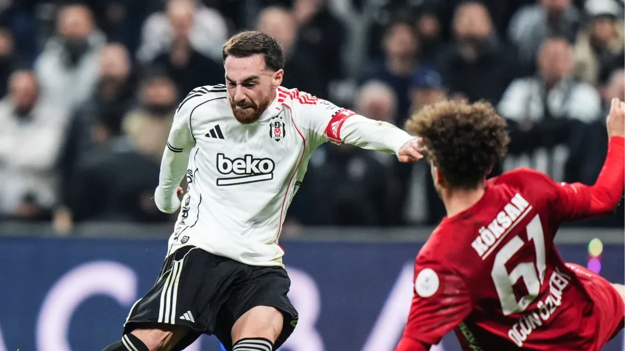 Beşiktaş'a Marsilya Maçı Öncesi Şok: Orkun Kökçü'nün Parmağında Çatlak!