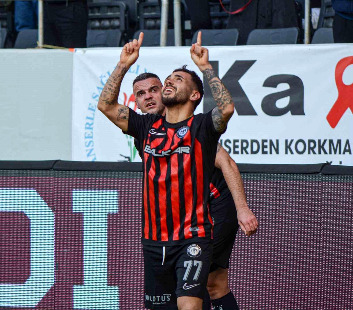 Burak Yılmaz'dan Çorum FK Çıkışı: 'Daha Takım Olamadık'