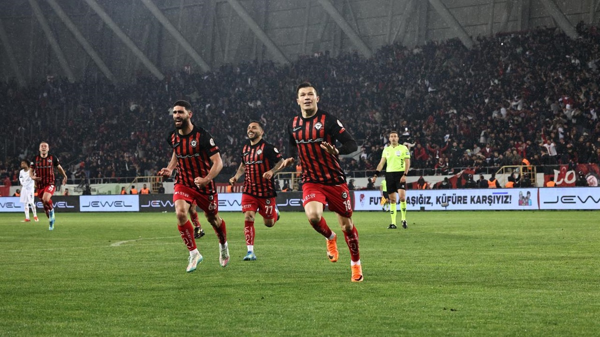 Burak Yılmaz'ın İlk Maçında ARCA Çorum FK, Gaziantep'i Farklı Yendi