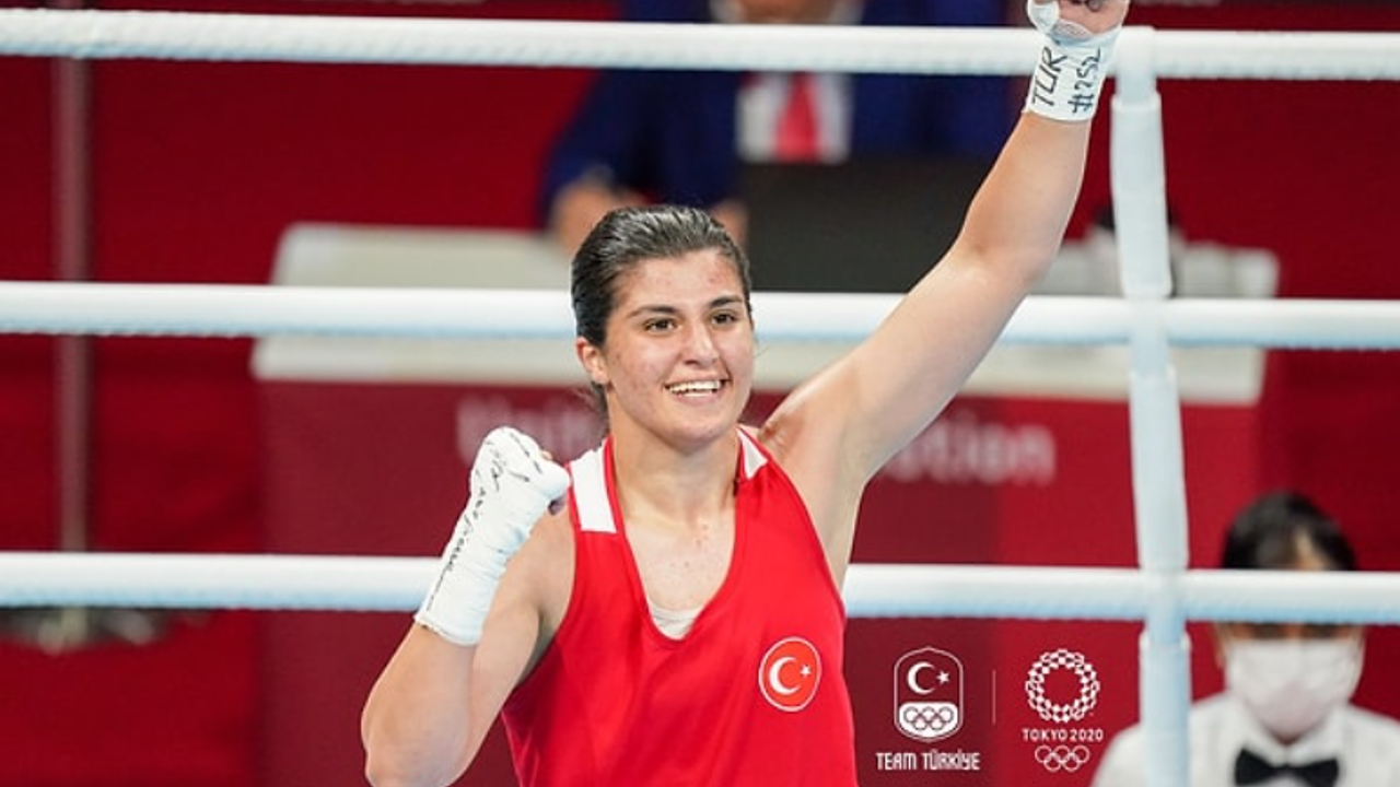 Busenaz Sürmeneli: 'Çok Şükür Kendime Geldim' Diyerek Yeni Sıkletinde İddialı