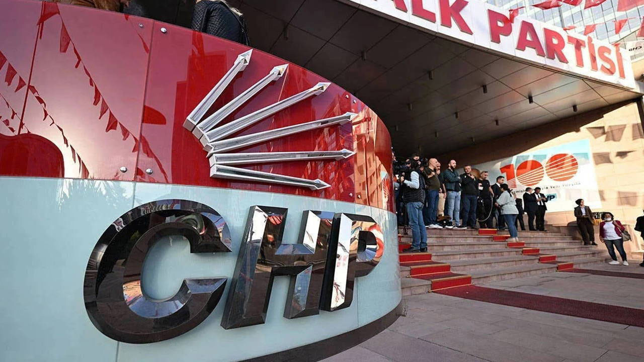 CHP'de İstifalar Sürüyor: İstanbul ve Vekillerden Ayrılıklar