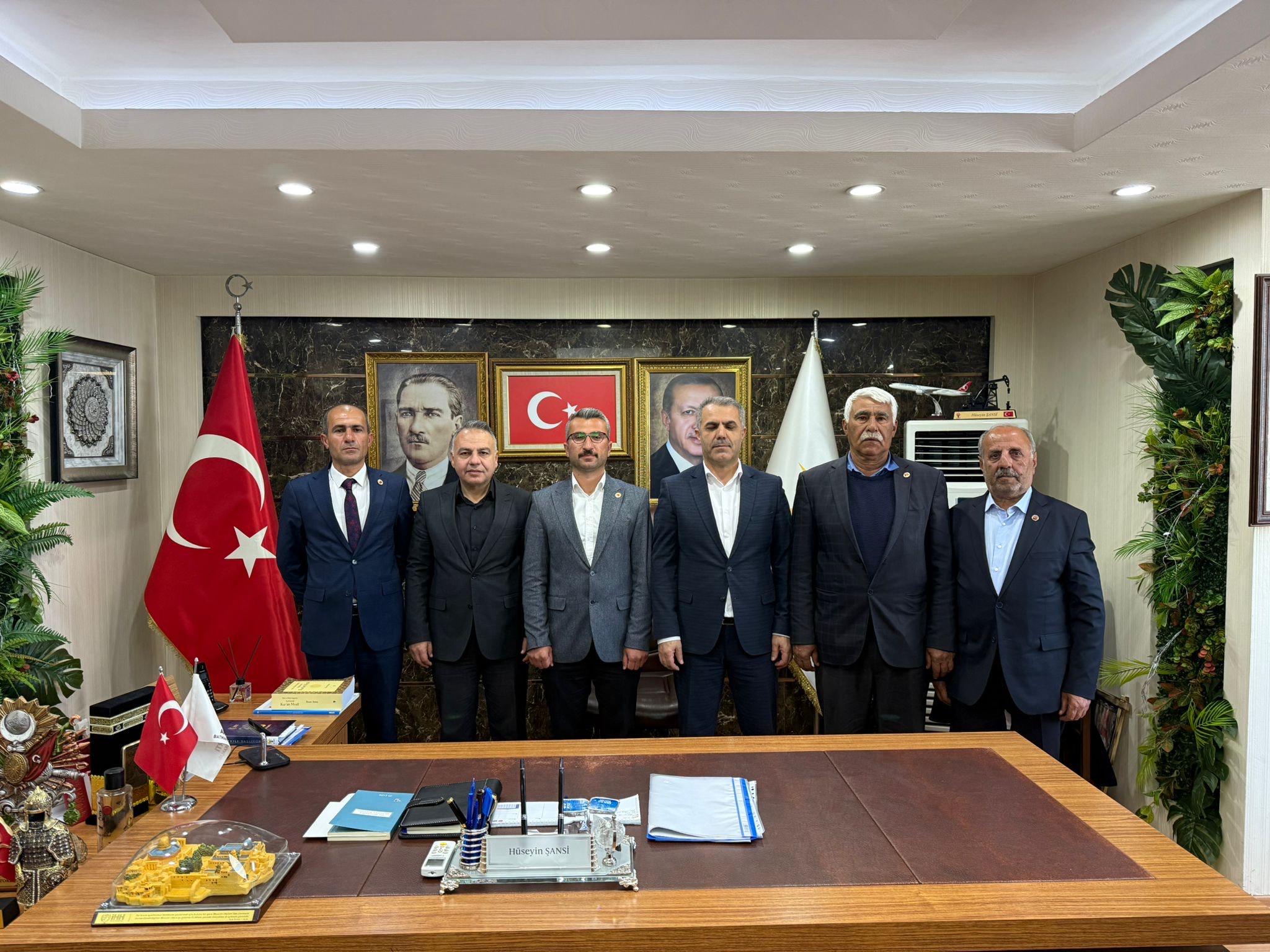 CHP'li Ataşehir Belediyesi'nde Şok Gelişme: 6 Meclis Üyesi AK Parti'ye Katıldı