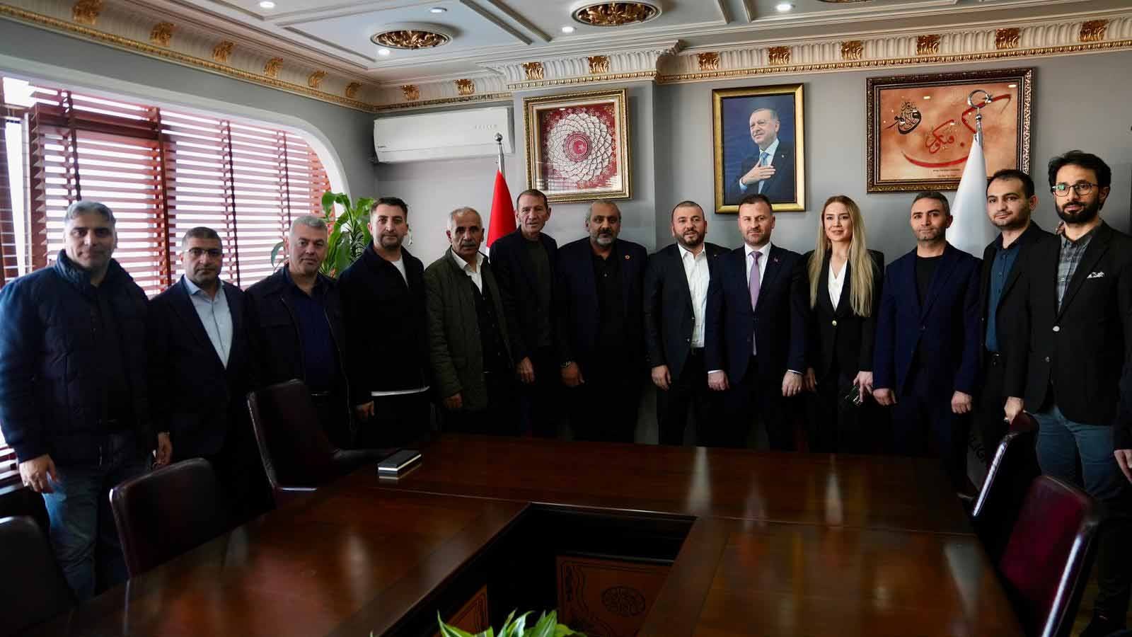 CHP'li Meclis Üyeleri ve Başkanlar Yeni Parti'ye Geçti: Muğla'da Siyasi Hareketlilik