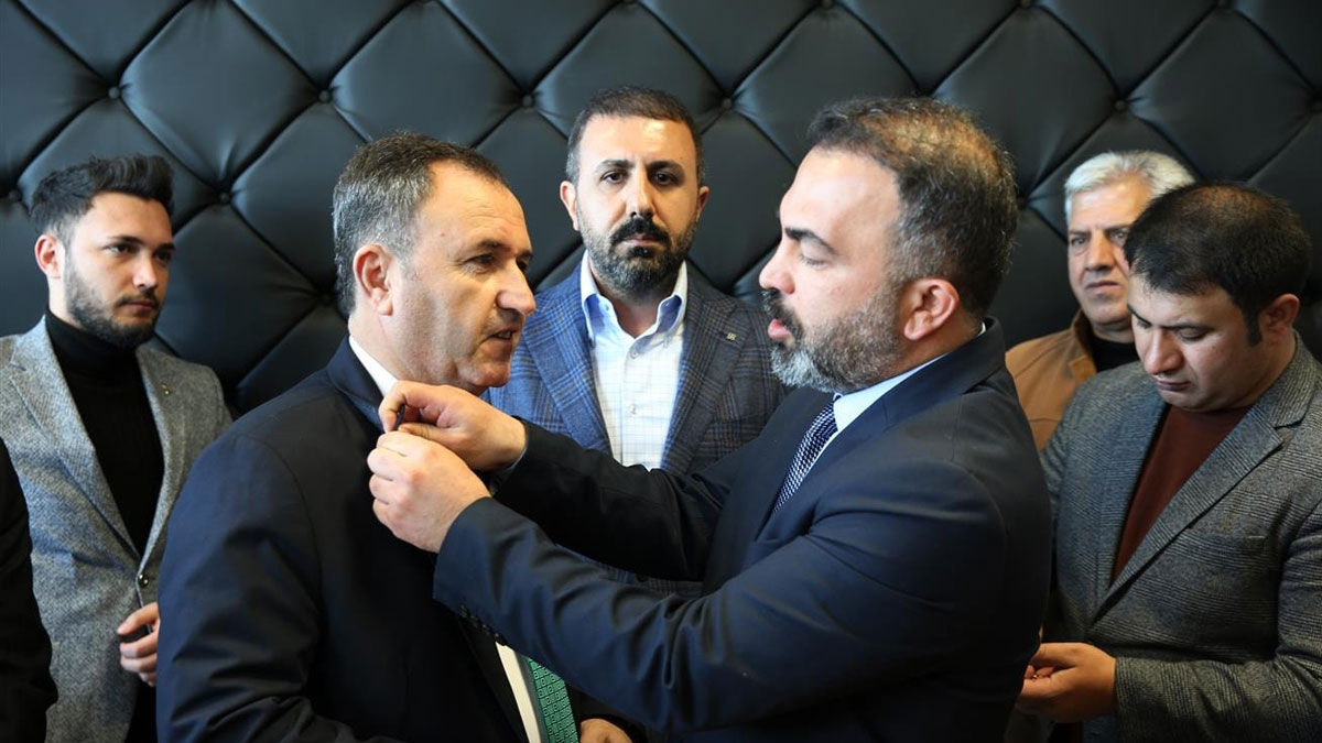 CHP'nin Kalesi Yıkılıyor İddiası: Başkanlar AK Parti'ye Geçiyor