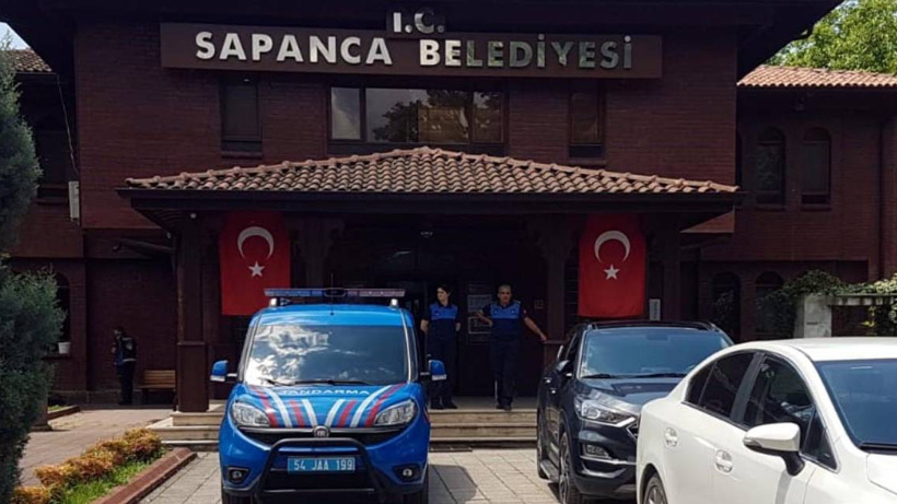Çiğli Belediye Başkanının Makam Aracına Silahlı Saldırı: 1 Gözaltı