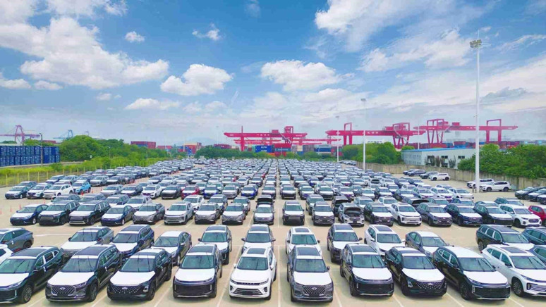 Çin Otomobil Pazarında Sert Daralma: İhracat Rekor Kırdı