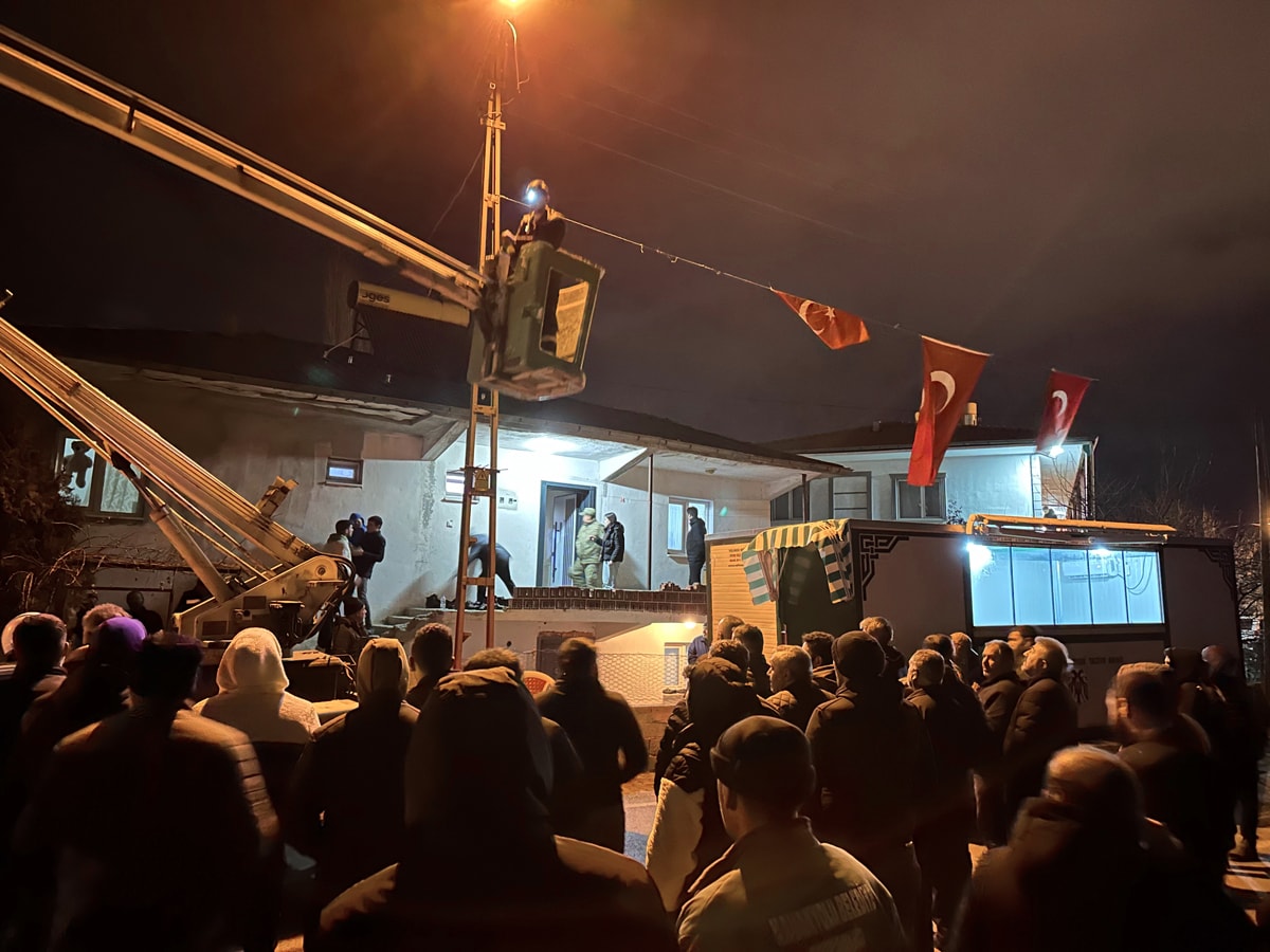 Deyrizor'da Askeri Birliğe Saldırı: 1 Şehit, 2 Yaralı