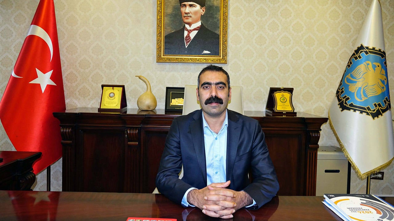 Diyarbakır Büyükşehir Belediyesi Eş Başkanı Doğan Hatun İstifa Etti