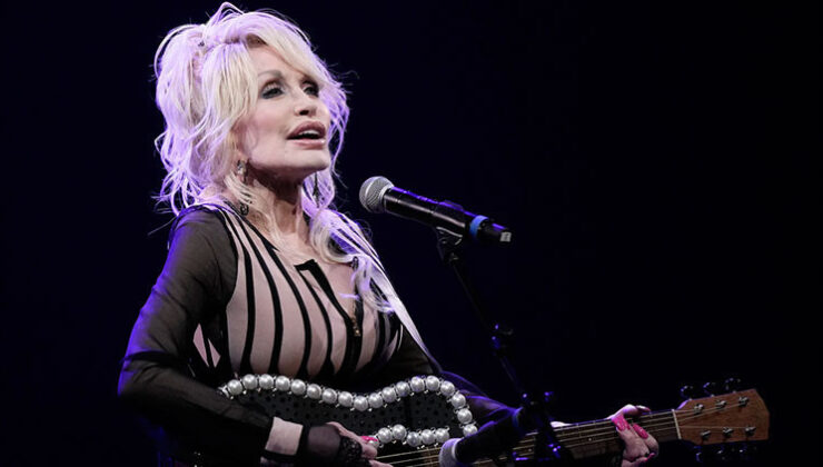 Dolly Parton 80 Yaşında Hayatını Kaybetti: Müzik Dünyası Yasta