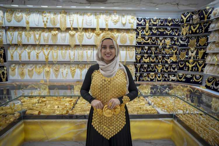 Dubai'de Altının Tadına Bakan Kübra Ünlü, Kuralsız Sokaklar'da