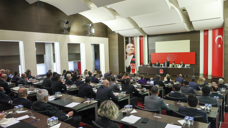 Ekrem Demiröz'den Yeni Siyaset Anlayışı Çağrısı: Halk Çözüm İstiyor