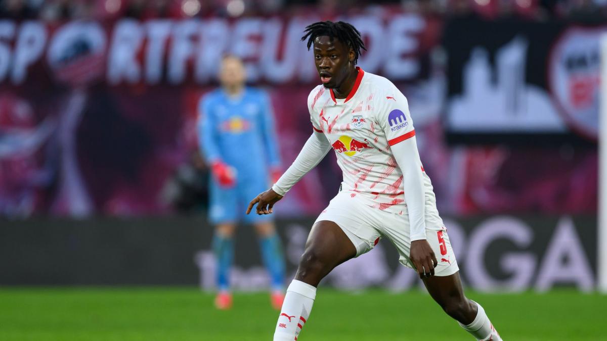 El-Chadaille Bitshiabu İstanbul'da: Galatasaray'da Büyük Başarılar Hedefliyor