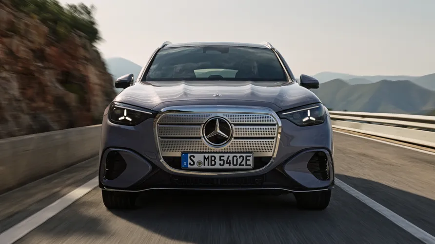 Elektrikli Mercedes-Benz C-Serisi ve GLA Türkiye Yollarına Çıkıyor