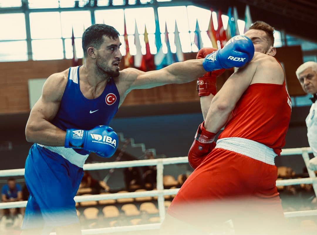 Emrah Yaşar Avrupa Boks Şampiyonası Finalinde: Tarihi Bir Başarı!
