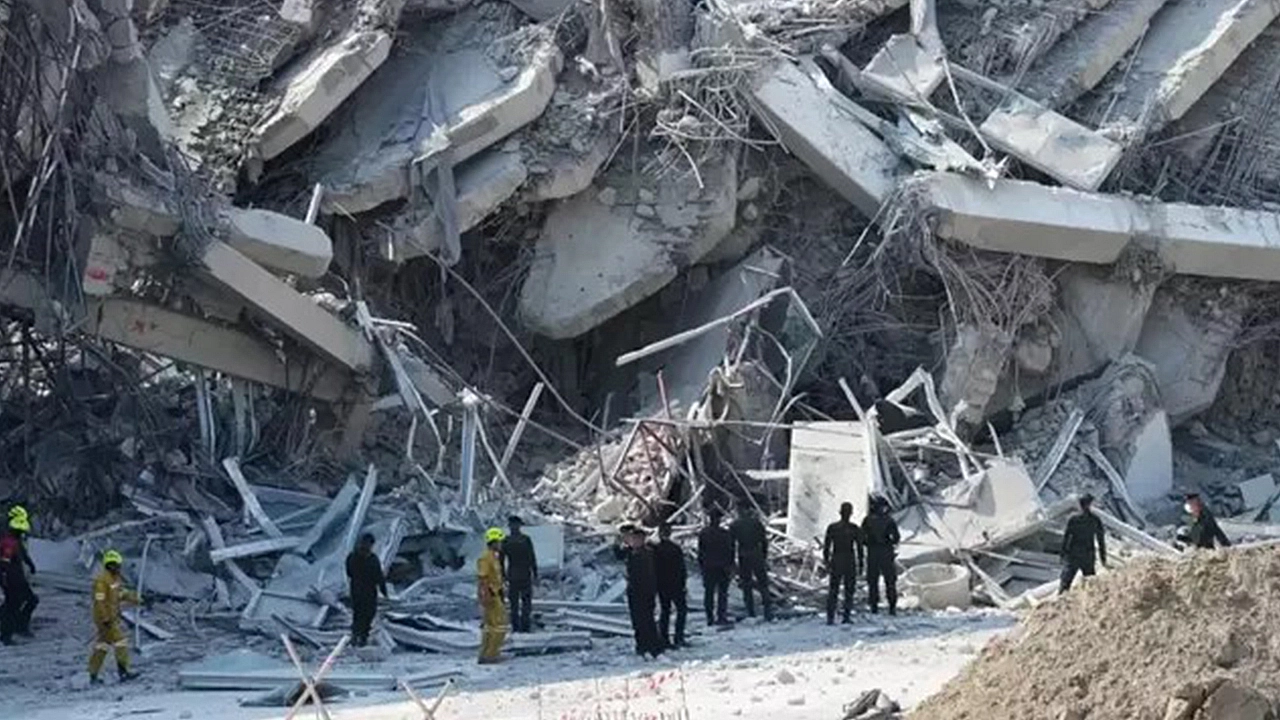 Endonezya'da 7,7 Büyüklüğündeki Deprem: Can Kaybı ve Hasar Bilançosu