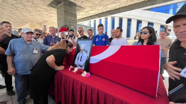 Eren Vurdem'den Serhat Kılıç'a Yürek Burkan Son Veda: 'Abimi Toprağa Verdim'