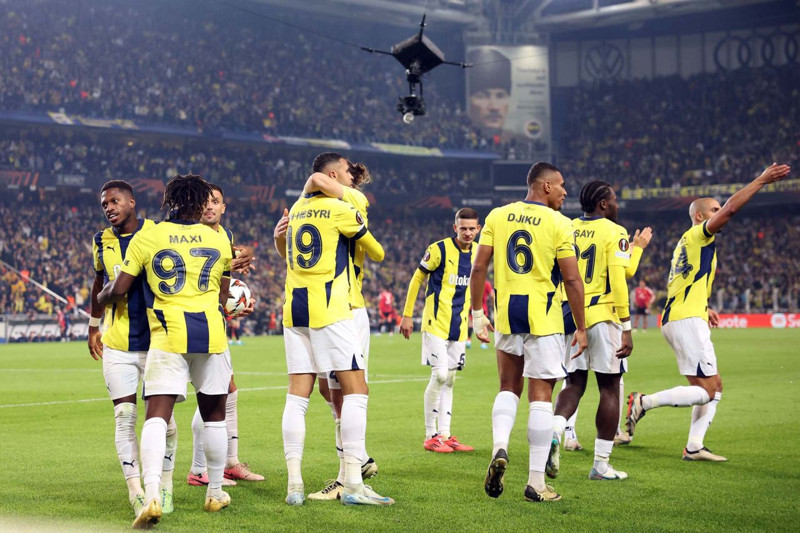 Fenerbahçe'den Leao Hamlesi: 40 Milyon Euro ve Yüksek Maaş Teklifi