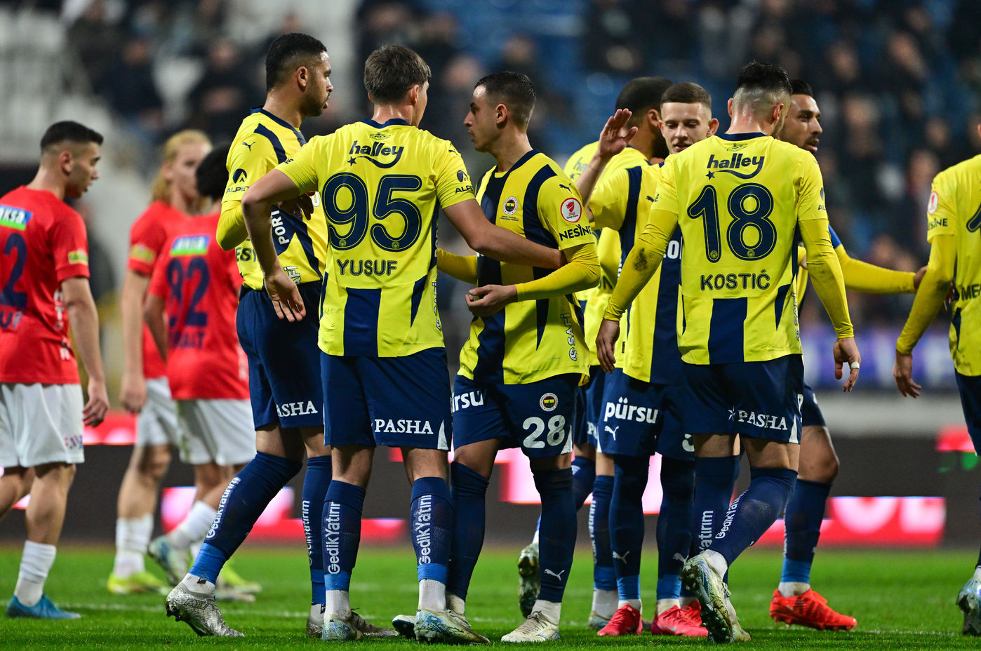 Fenerbahçe-Lyon Maçı Sonrası: Uzun Vadeli Başarıya Süperstarlar Yetmez Mi?