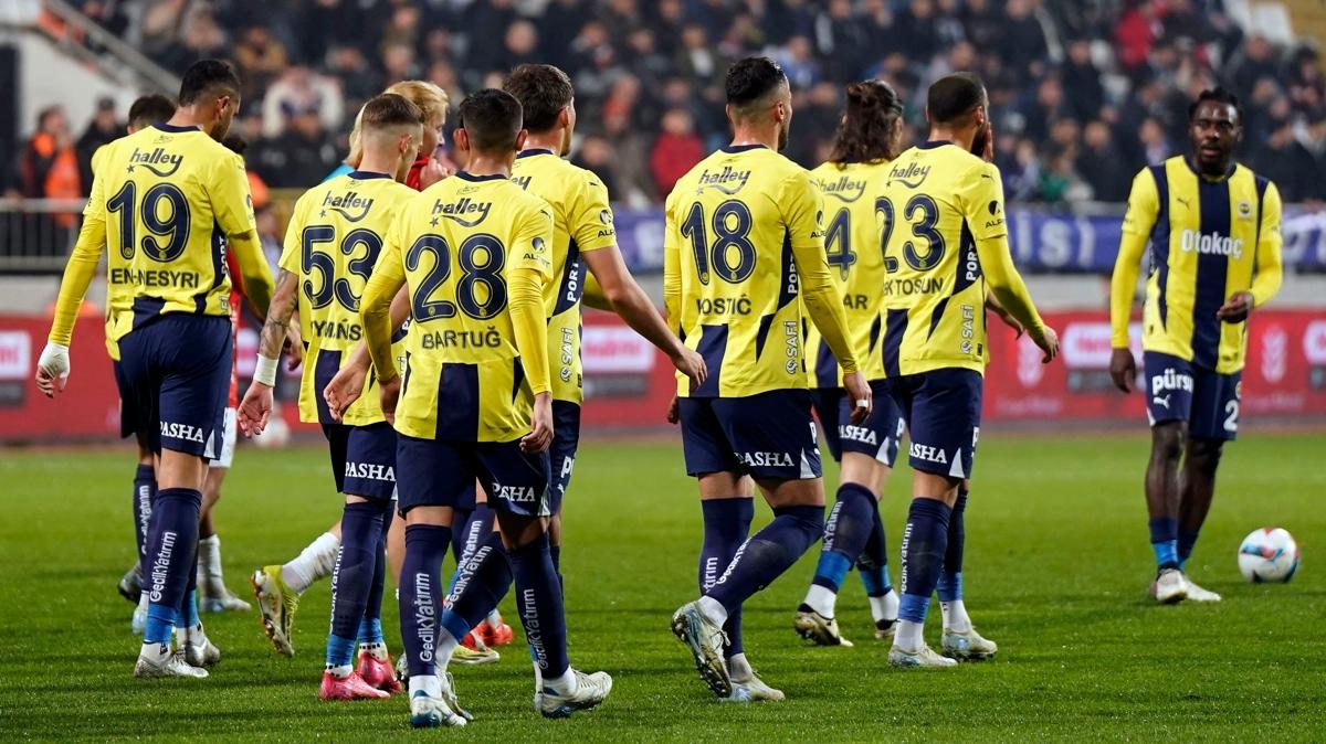 Fenerbahçe Şampiyonlar Ligi İçin Lyon Deplasmanında: 4 Önemli Eksik