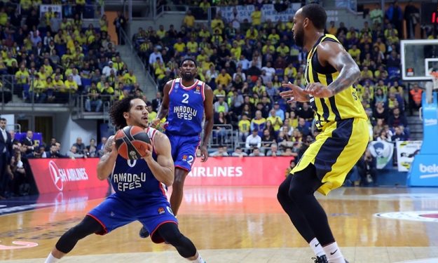 Fenerbahçe Tarfin, Atina'da Olympiakos'u Larkin ile Yıktı!