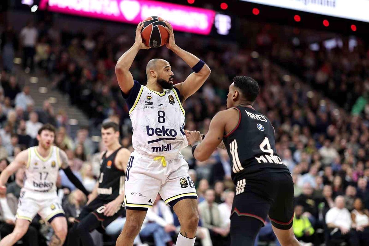 Fenerbahçe Tarfin - Bayern Münih EuroLeague Karşılaşması Başladı!