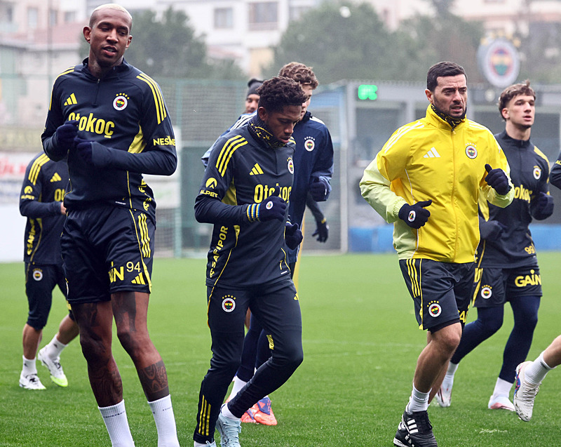 Fenerbahçe'ye Sürpriz Golcü Adayı: Ermedin Demirovic İddiası