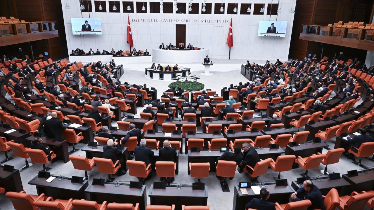 Fon Krizi Araştırma Önergeleri AK Parti ve MHP Oylarıyla Reddedildi