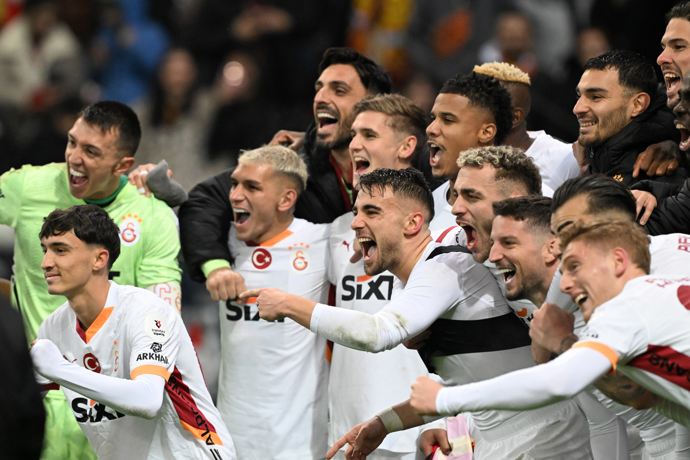 Galatasaray-Göztepe Maçında Yeni Yıldız Sahada! Batrakov Debütü