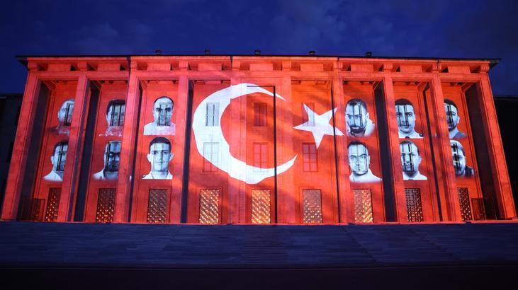 Gazi Meclis'te 15 Temmuz Destanı TBMM Duvarlarında Canlandı
