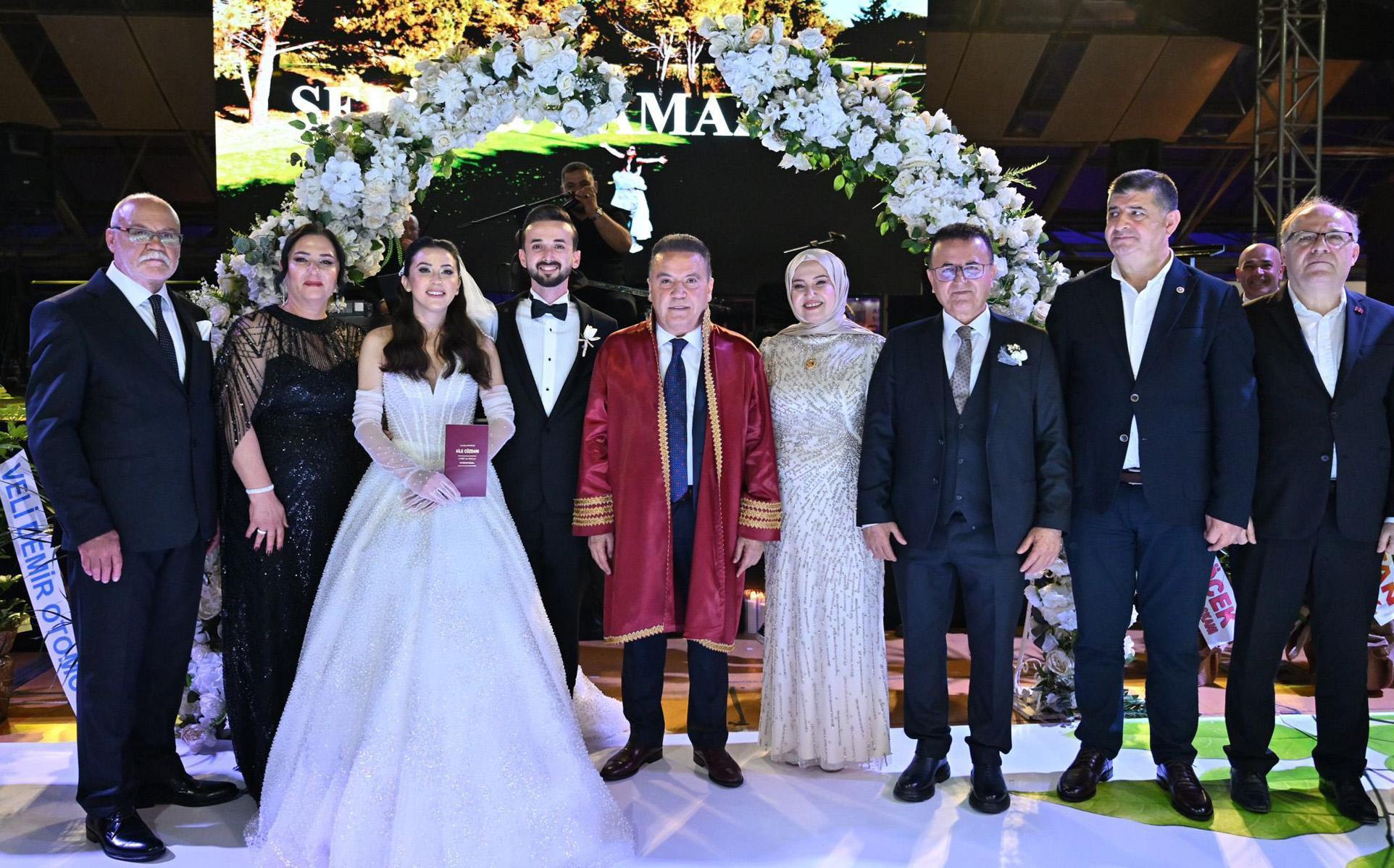 Gaziantep'te Sağlık, Spor ve Siyaset Dünyasını Buluşturan Düğün
