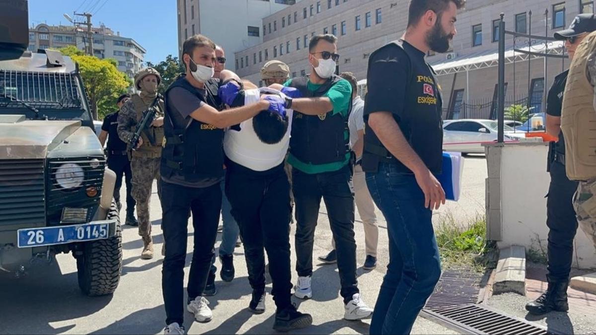 Gaziantep'te Vekile Bıçaklı Saldırı: Eski CHP'li Şüpheli Aranıyor