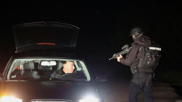 Gaziosmanpaşa'da Boş Ecza Deposuna Silahlı Saldırı: Şüpheli Kaza Yapıp Kaçtı