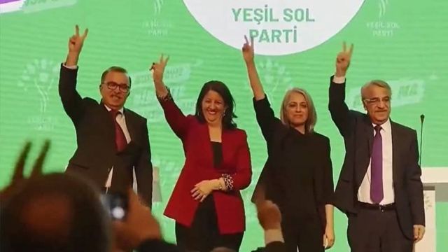 Gelecek Partisi Resmen Feshedildi: Siyasi Faaliyetlerine Son Verdi