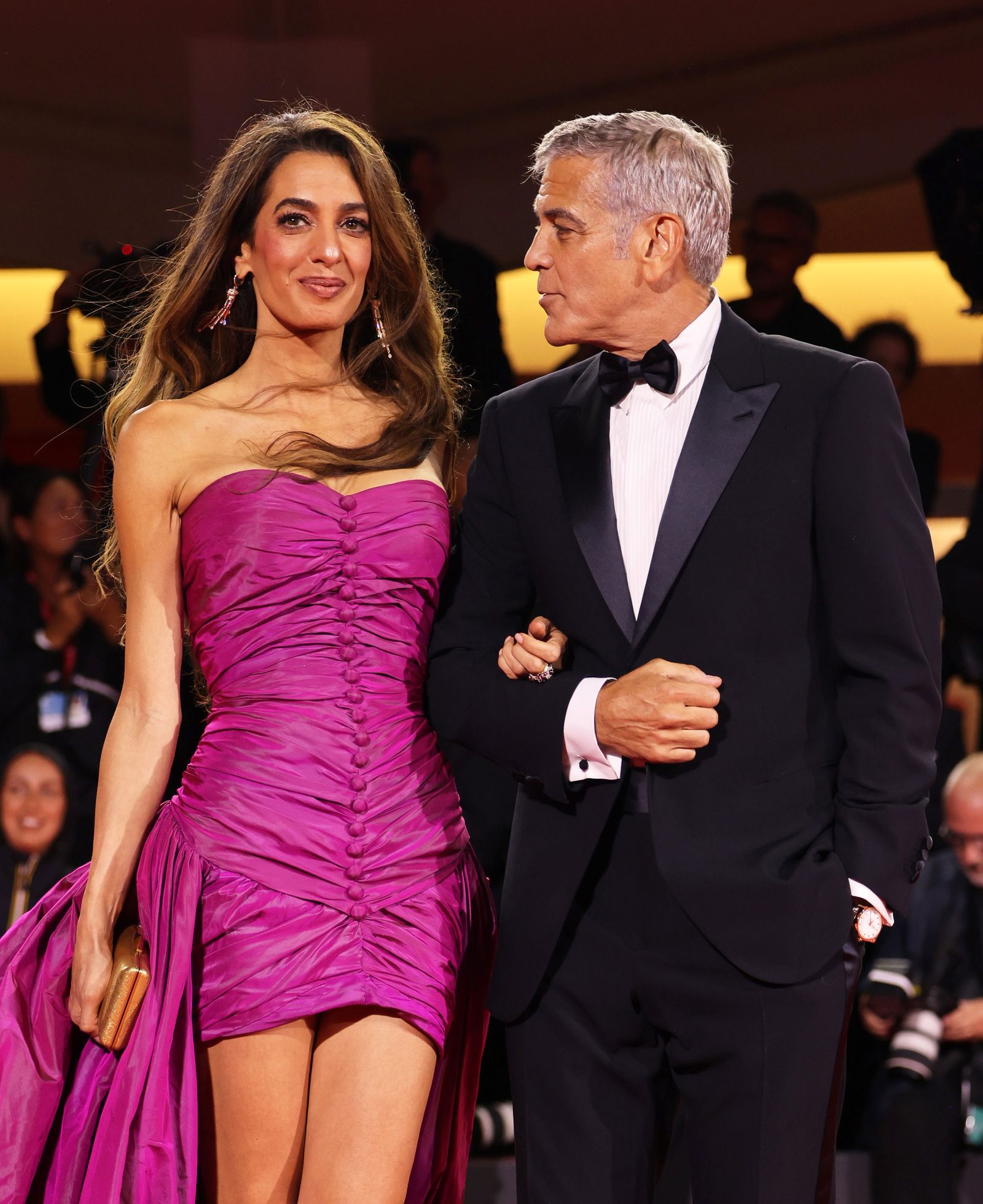 George Clooney ve Amal Clooney Yangın Tehdidiyle Evlerini Tahliye Etti