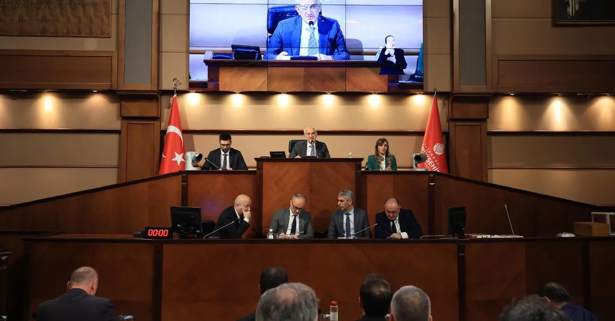 Gölbaşı'nda 6 CHP'li Meclis Üyesi AK Parti'ye Geçti: Siyasette Yeni Dengeler