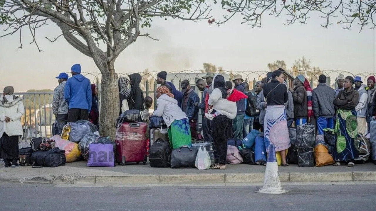 Güney Afrika'da Göçmenler Saldırı Korkusuyla Ülkeyi Terk Ediyor