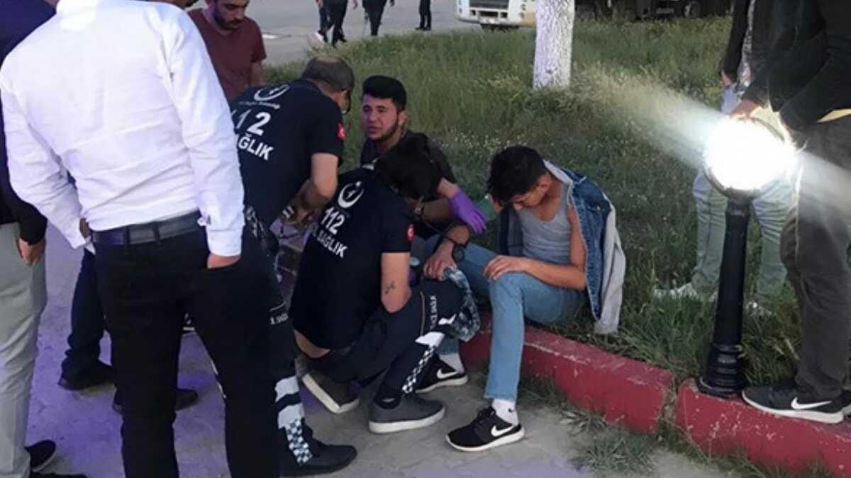 Hamburg'da Gençler Arasında Kanlı Bıçaklı Saldırı: İki Yaralı
