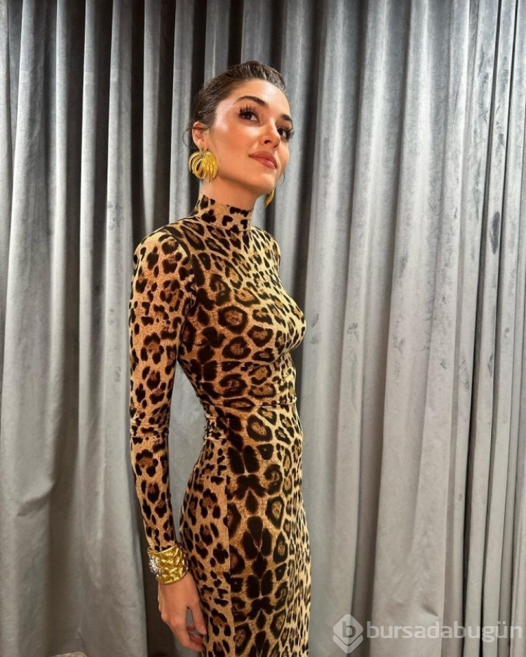 Hande Erçel'in Yeni Elbisesi Gündem Oldu: İlginç Benzetmeler