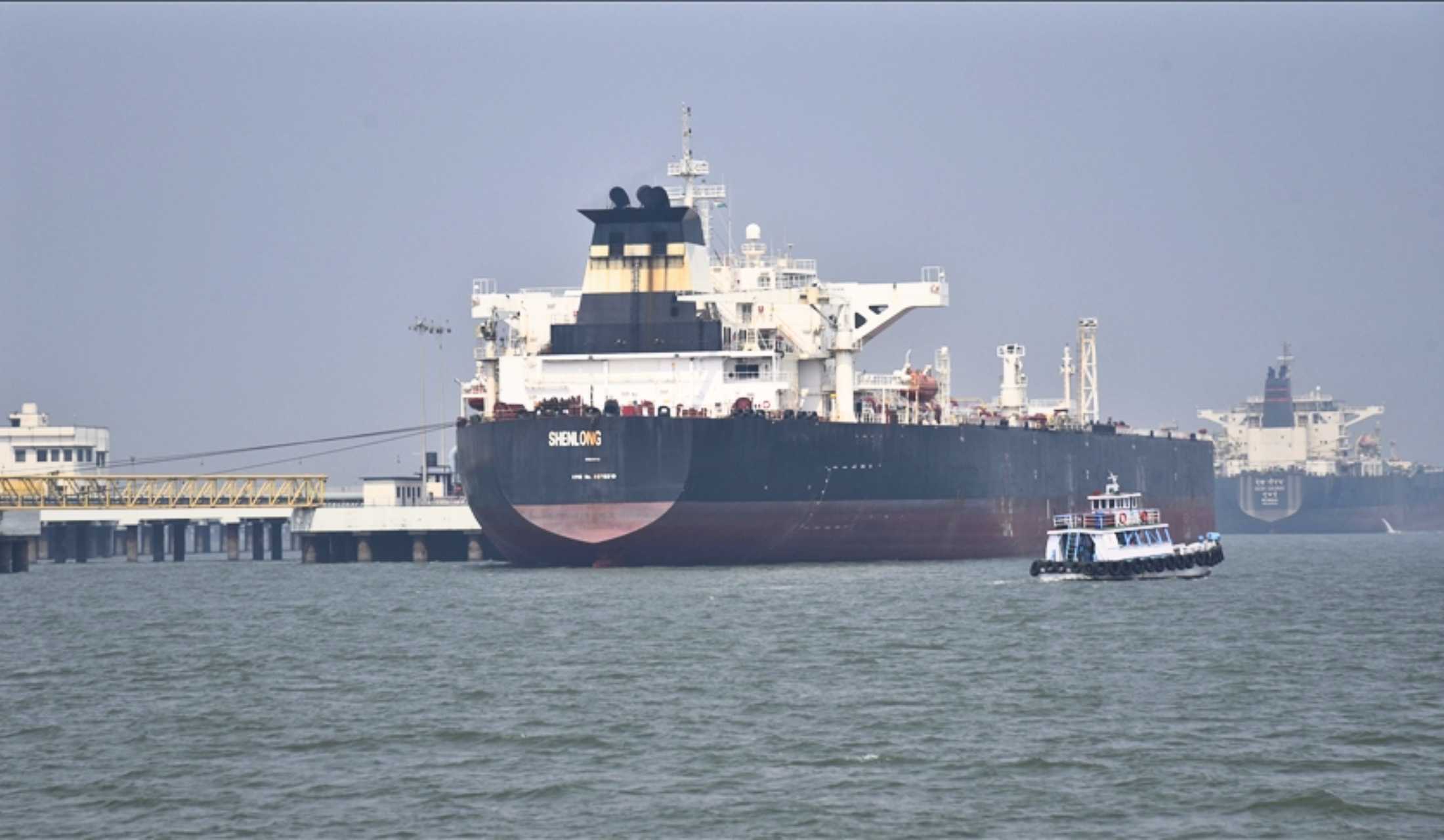 Hürmüz Boğazı'nda Tanker Trafiği Tarihi Düşüş Yaşadı