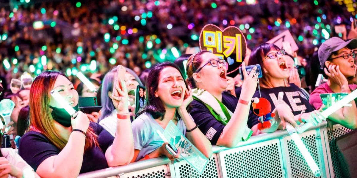 İstanbul'da K-Pop İzdihamı: ATEEZ ve Kwon Eunbi Hayranlarını Coşturdu