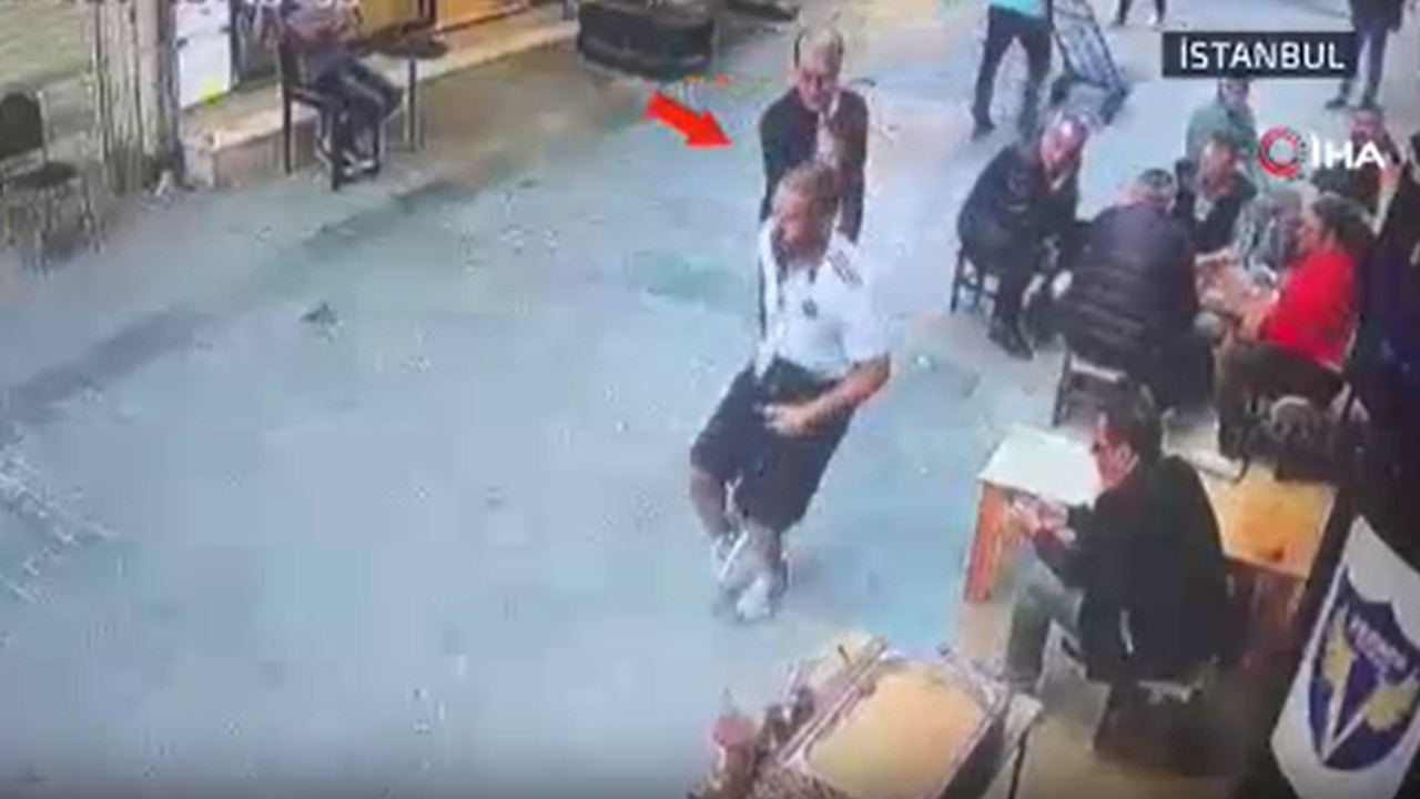 Karaköy'de Kanadalı Turist Gasp ve Bıçaklı Saldırıya Uğradı: Anlar Kamerada